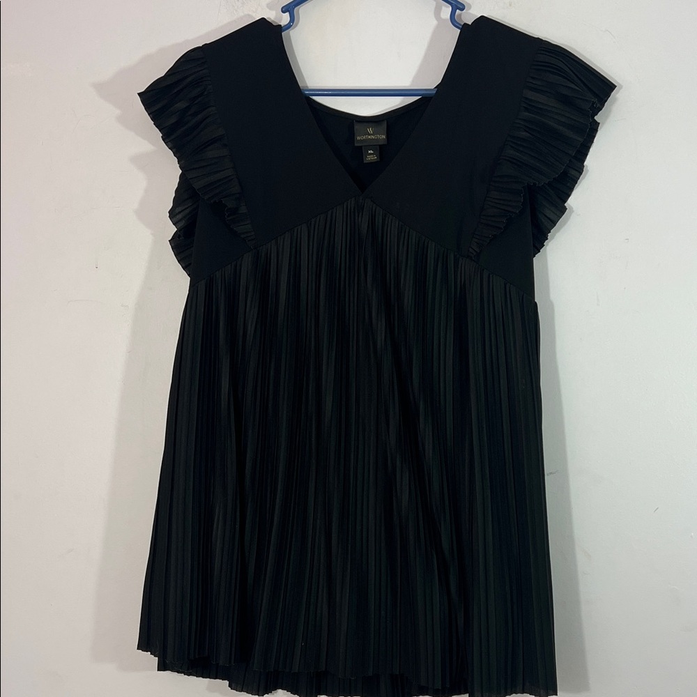 Worthington ruffle cap sleeved black pleated top, xl
